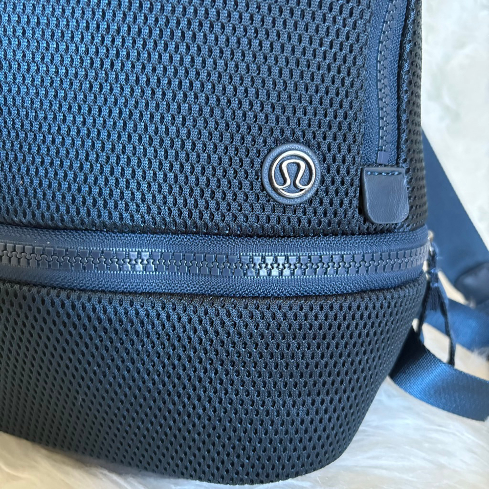 Lululemon Athletica Go Lightly Navy Blue Mesh Backpack Mini - Picture 5 of 13